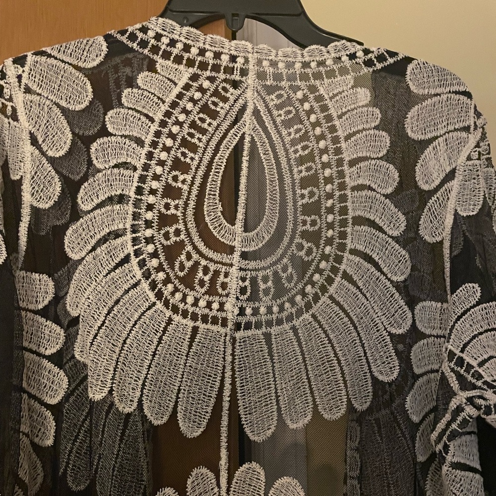 New Black and White Capshe coverup